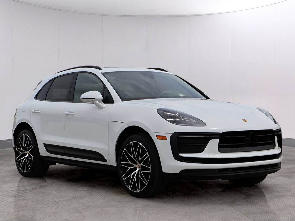 Used 2026 Porsche Macan AWD/4WD image 11