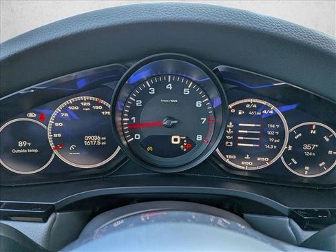 Used 2023 Porsche Cayenne AWD/4WD image 11