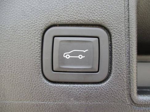 Used 2024 GMC Terrain SLE w/ Driver Convenience Package AWD/4WD image 40