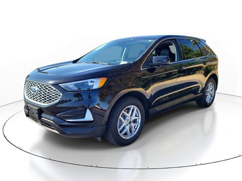 Used 2024 Ford Edge SEL image 3