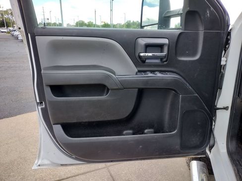 Used 2019 Chevrolet Silverado 2500 W/T AWD/4WD image 9