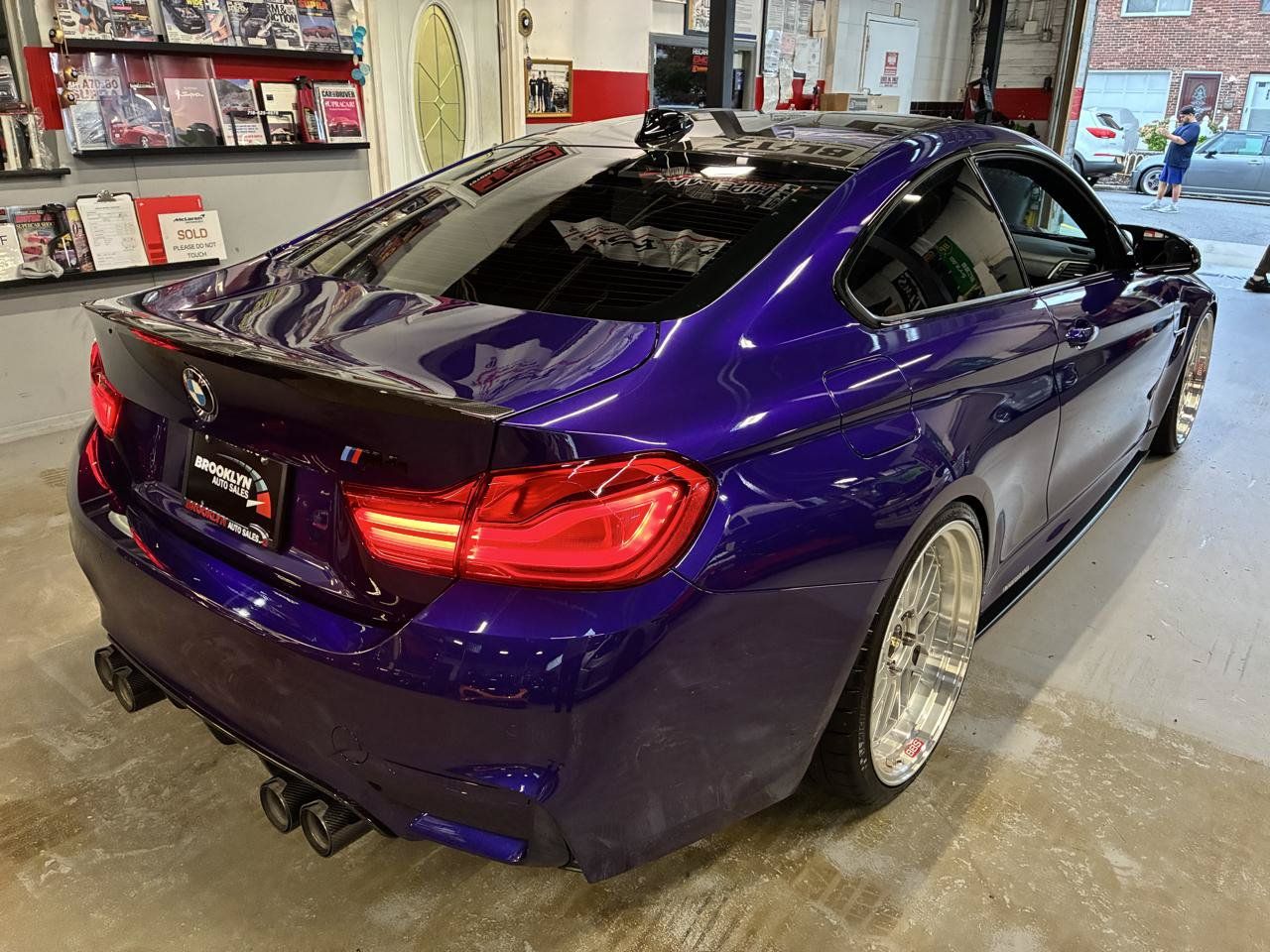 Used 2018 BMW M4 Coupe RWD image 8