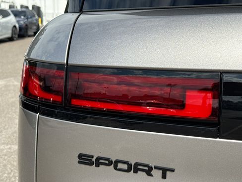 New 2026 Land Rover Range Rover Sport Dynamic SE image 10