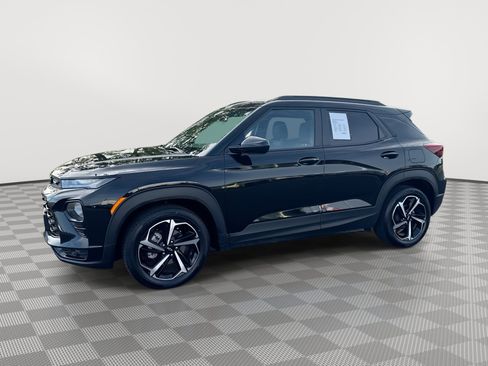 Used 2023 Chevrolet TrailBlazer RS w/ Sun and Liftgate Package FWD image 1
