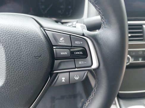 Used 2019 Honda Accord Touring image 18