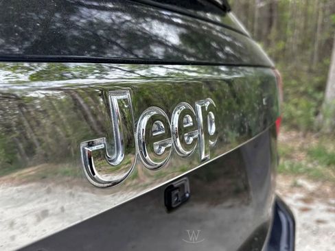 Used 2013 Jeep Grand Cherokee Laredo w/ Laredo E Group RWD image 8