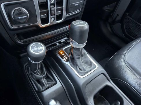 Used 2021 Jeep Wrangler Unlimited Sahara image 34