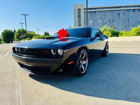 Used 2016 Dodge Challenger R/T Plus image 7