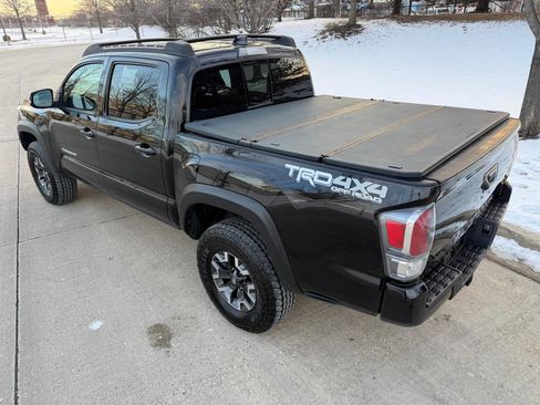 Used 2021 Toyota Tacoma TRD Off-Road w/ TRD Premium Off Road Package image 17