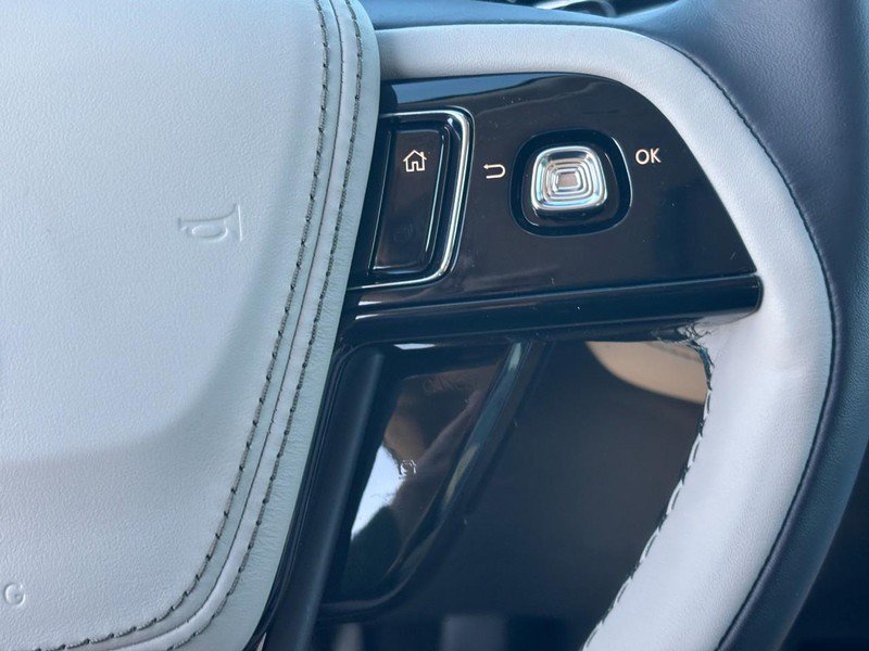 New 2026 Lincoln Aviator AWD w/ Jet Appearance Package image 22