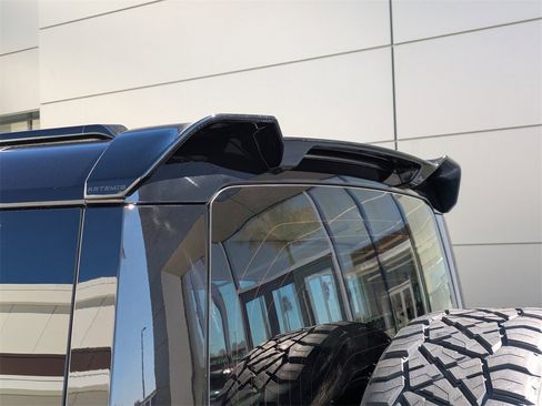 New 2026 Land Rover Defender 110 X-Dynamic SE image 14