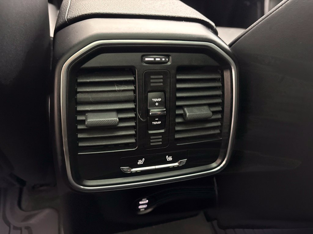 Certified 2023 Porsche Macan AWD/4WD image 30