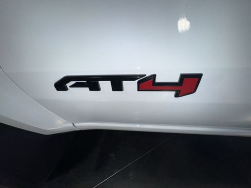 Used 2023 GMC Canyon AT4 image 15