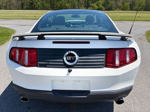 Used 2010 Ford Mustang GT Premium RWD image 12