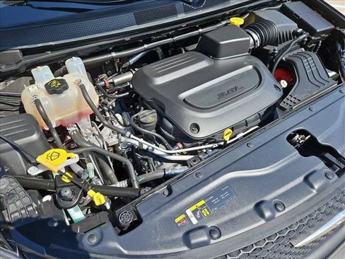 Used 2024 Chrysler Voyager LX FWD image 23
