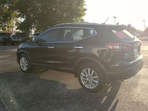 Certified 2020 Nissan Rogue Sport SV FWD image 6