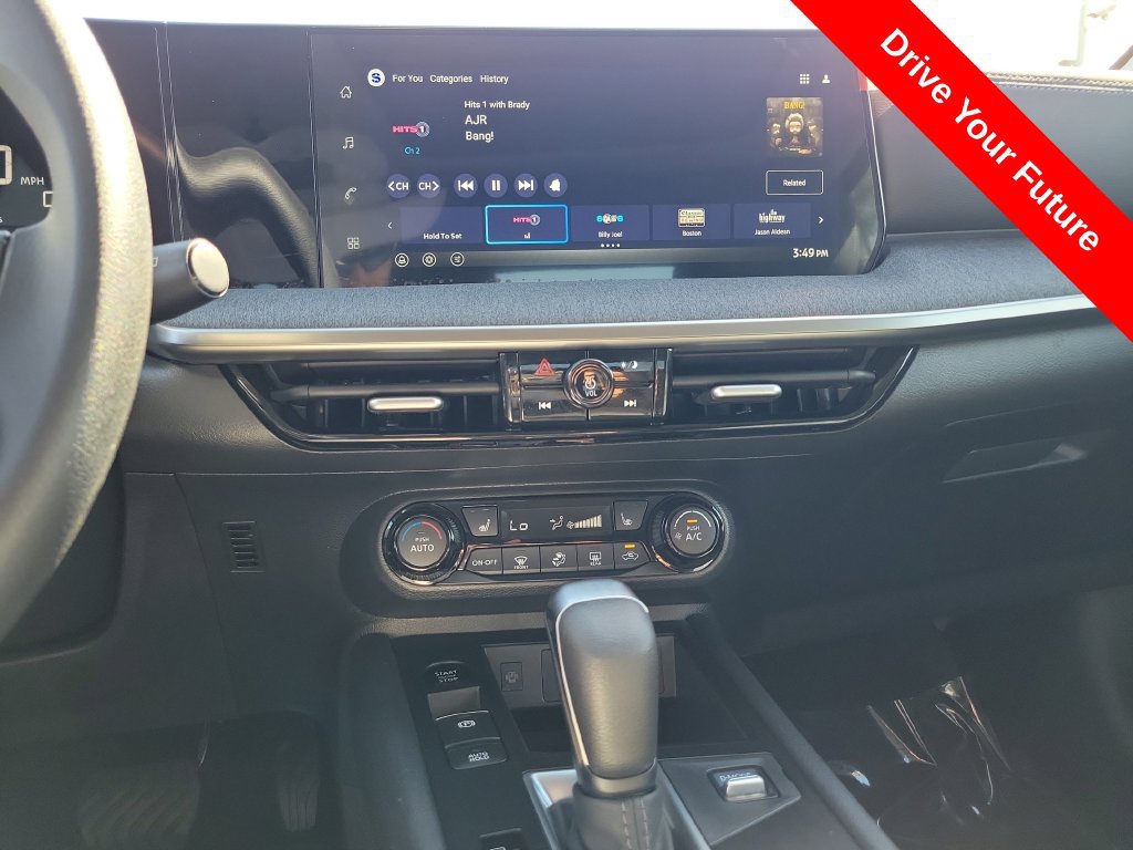Used 2026 Nissan Kicks SV w/ SV Premium Package FWD image 15