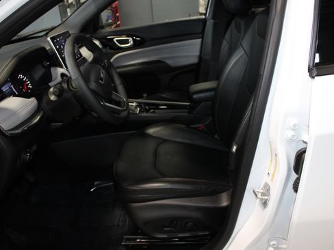Used 2023 Jeep Compass Limited AWD/4WD image 7