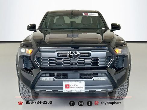 Used 2025 Toyota Tacoma TRD Off-Road AWD/4WD image 2