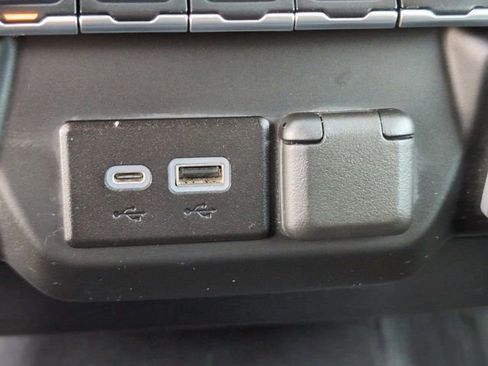 Certified 2022 Chevrolet Silverado 1500 Custom image 33