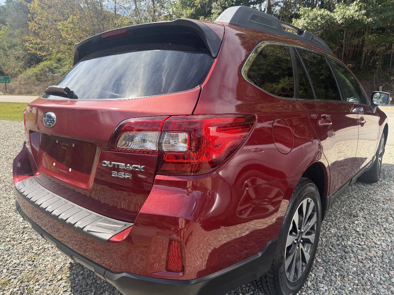 Used 2015 Subaru Outback 3.6R Limited AWD/4WD image 13