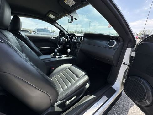 Used 2007 Ford Mustang Shelby GT500 RWD image 26