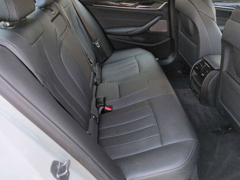 Used 2021 BMW 530i xDrive w/ Premium Package image 22