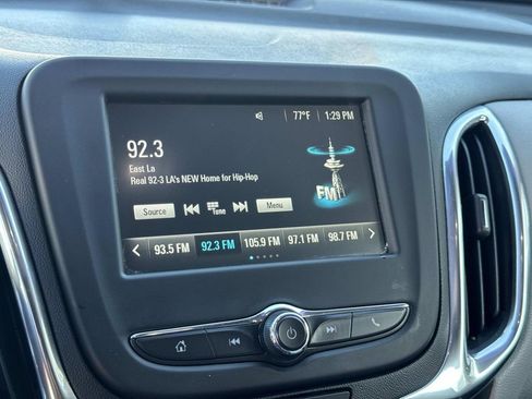 Used 2018 Chevrolet Equinox LS image 23