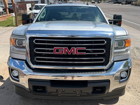 Used 2017 GMC Sierra 2500 SLE w/ Suspension Package, Off-Road AWD/4WD image 4
