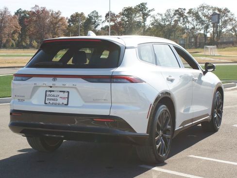 Used 2025 Toyota Crown Signia Limited image 20