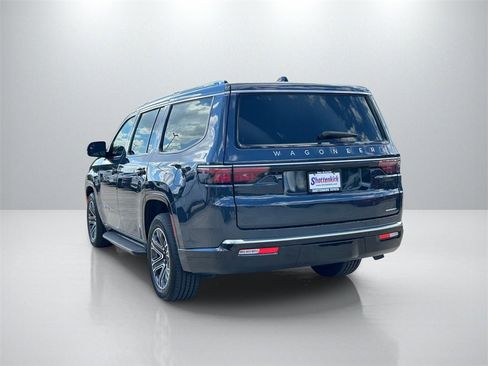 Used 2024 Jeep Wagoneer Series II w/ Flexible Seating Group image 7