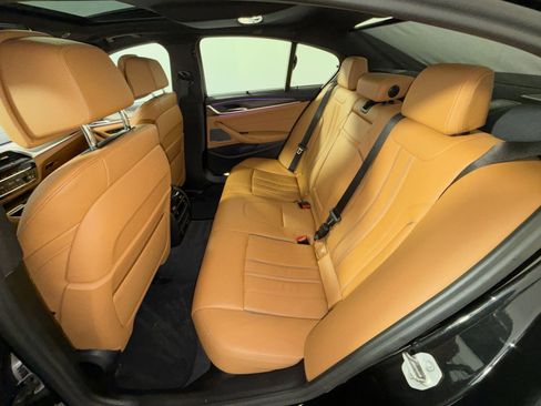 Used 2023 BMW M550i xDrive w/ Executive Package image 25