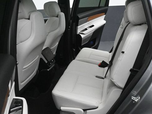 Used 2026 Cadillac Vistiq Luxury AWD/4WD image 13
