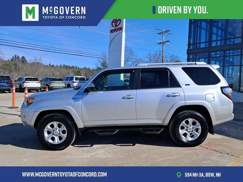 Used 2015 Toyota 4Runner SR5 image 2