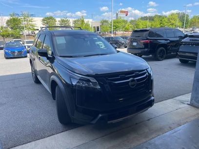 Used 2023 Nissan Pathfinder SL w/ Black Appearance Package