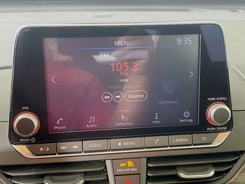 Used 2024 Nissan Altima 2.5 SV FWD image 15