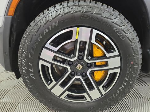 Used 2022 Rivian R1S Launch Edition image 9