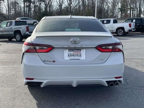 Used 2023 Toyota Camry SE image 4