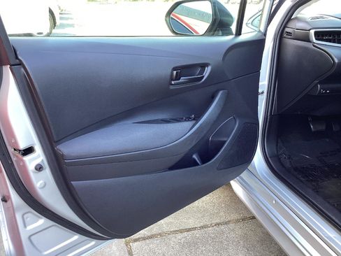 Used 2022 Toyota Corolla LE FWD image 9