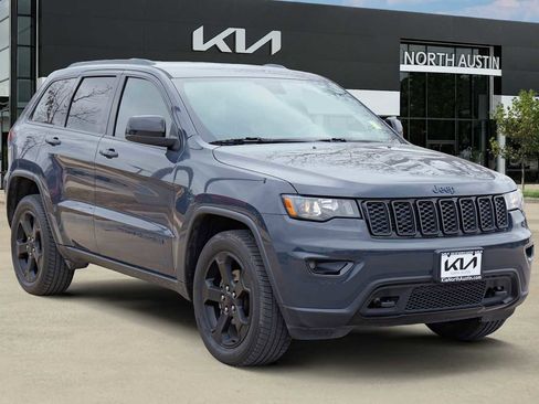Used 2018 Jeep Grand Cherokee Laredo image 8