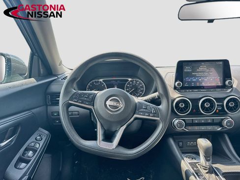 Used 2024 Nissan Sentra SV FWD image 27