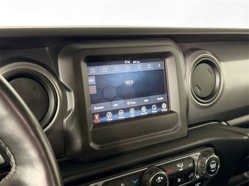 Used 2022 Jeep Wrangler Willys image 14