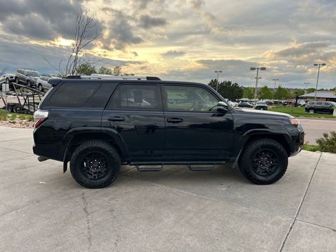 Used 2021 Toyota 4Runner SR5 Premium w/ Moonroof Package RWD image 5