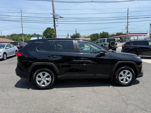 Used 2023 Toyota RAV4 LE AWD/4WD image 8