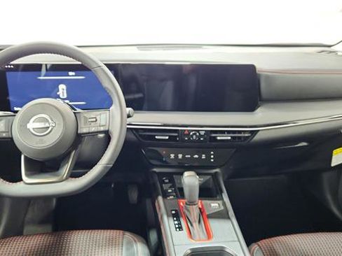 Certified 2025 Nissan Kicks SR image 46