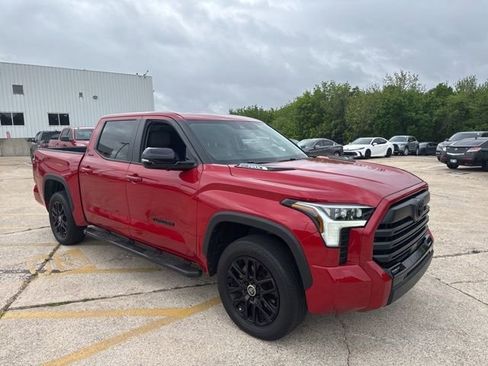 Used 2024 Toyota Tundra Limited AWD/4WD image 5