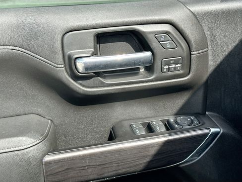 Used 2019 Chevrolet Silverado 1500 LTZ image 16