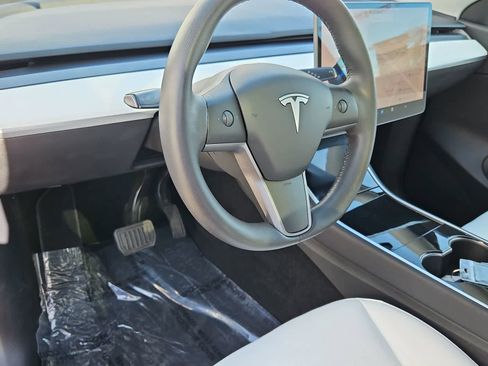 Used 2020 Tesla Model Y Long Range image 11