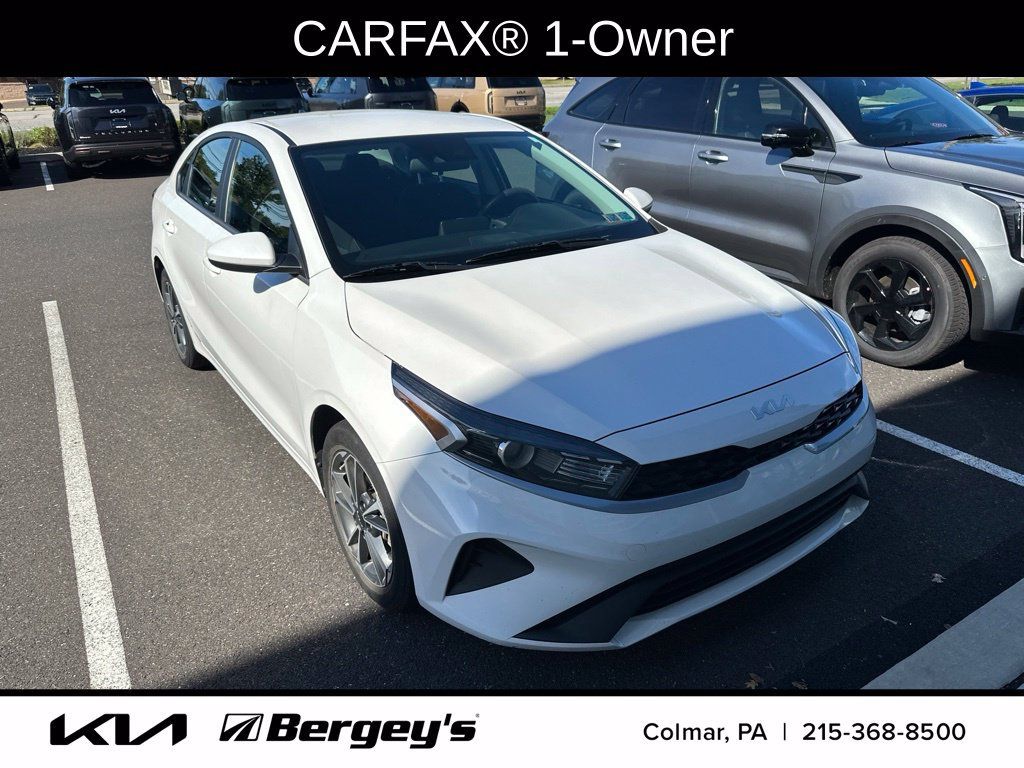 Certified 2023 Kia Forte LXS FWD image 3