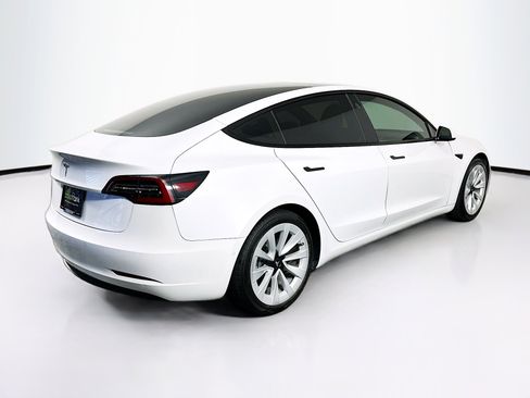 Used 2021 Tesla Model 3 Standard Range Plus image 9
